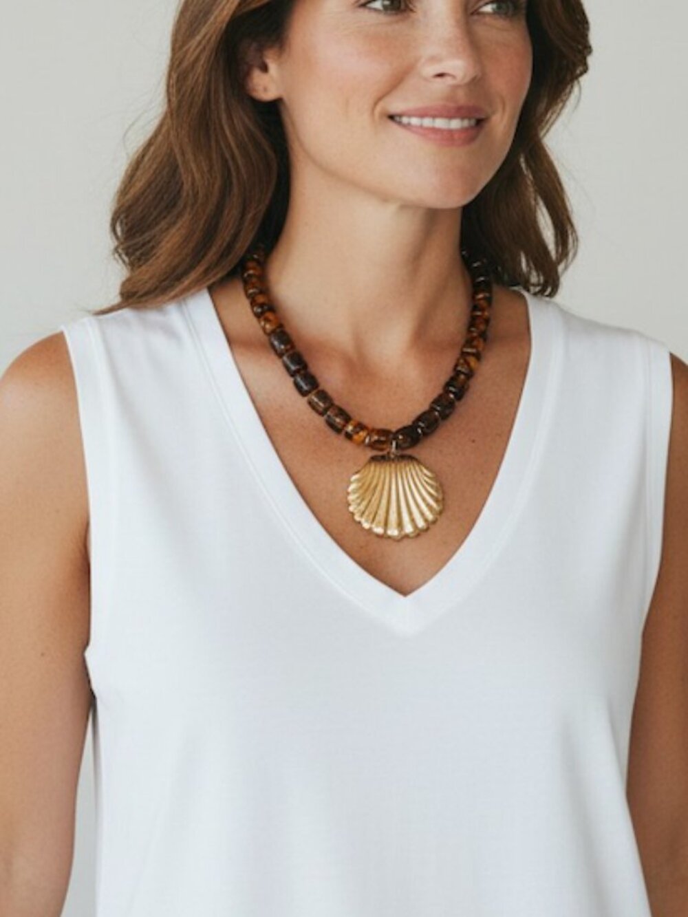 Julietta Gold Shell Pendant Necklace with Tortoiseshell Beads - Picture 7 of 14